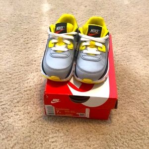 Toddle Nikes size 7c
